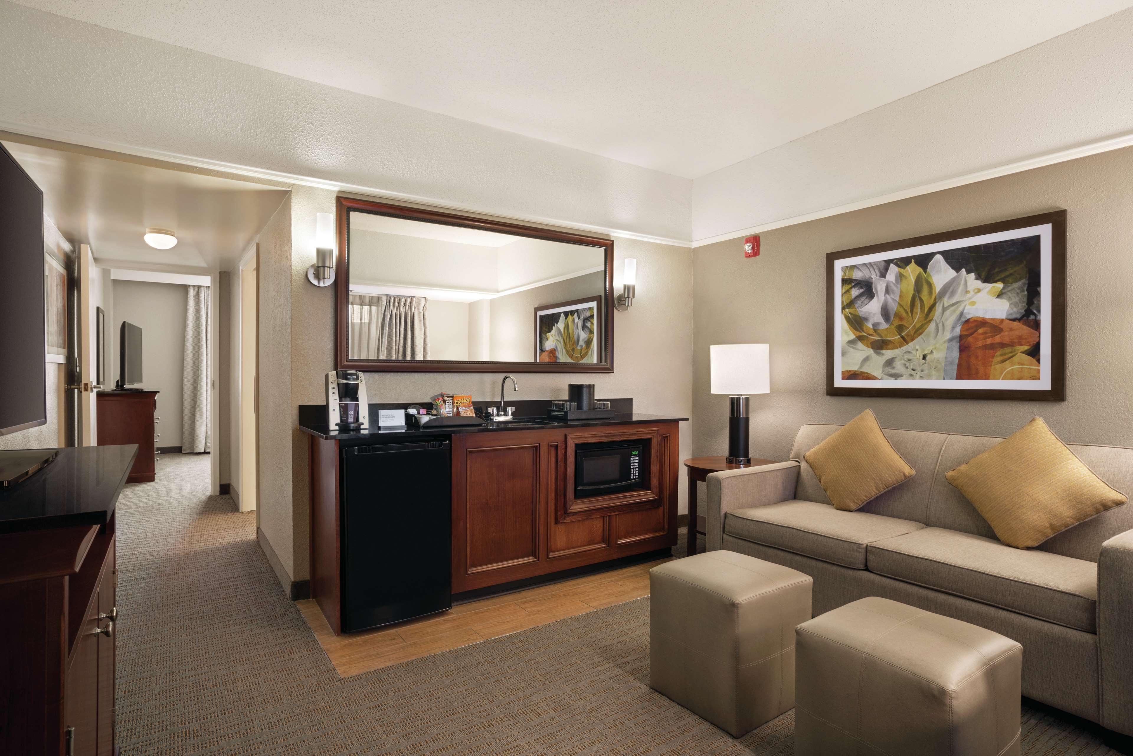 Embassy Suites Brunswick Buitenkant foto