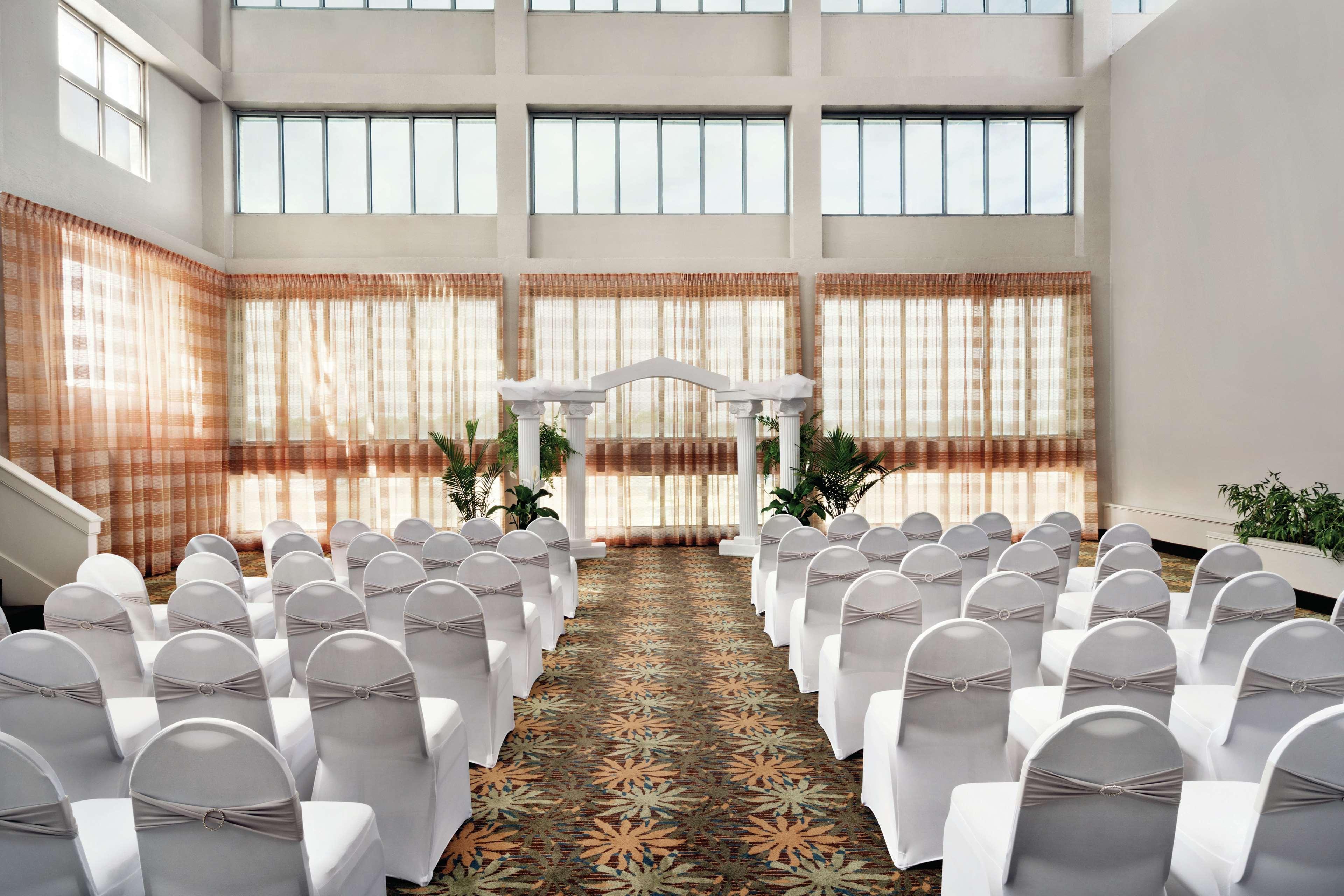 Embassy Suites Brunswick Buitenkant foto