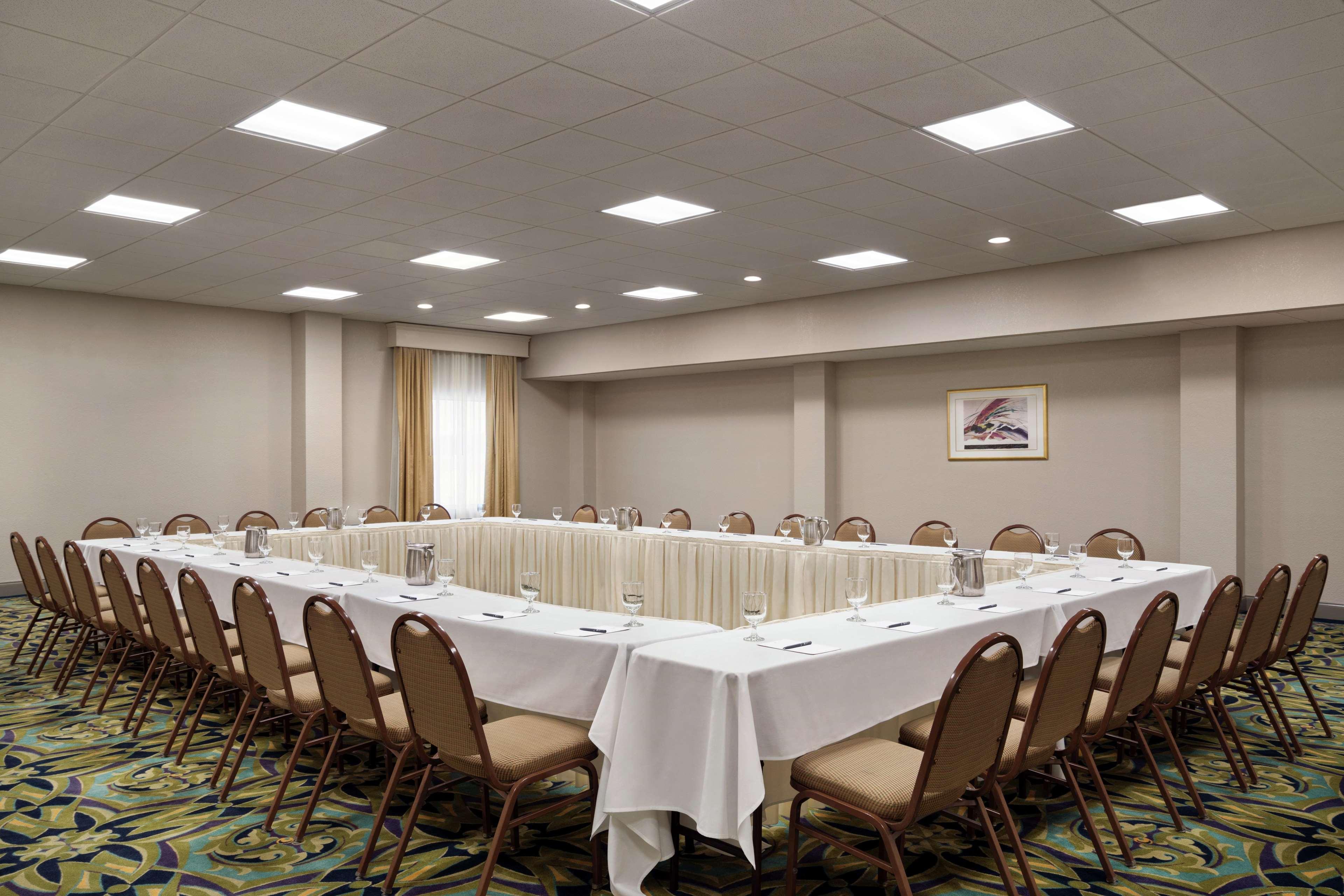 Embassy Suites Brunswick Buitenkant foto